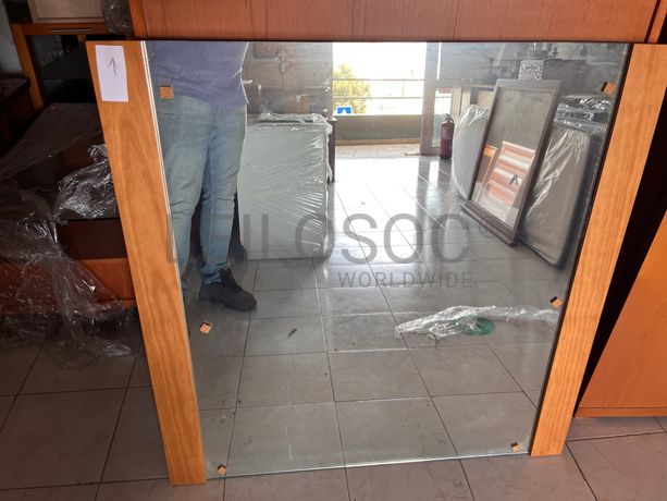 Lotes 106 a 140 · Mobiliário · Artigos de Decoração