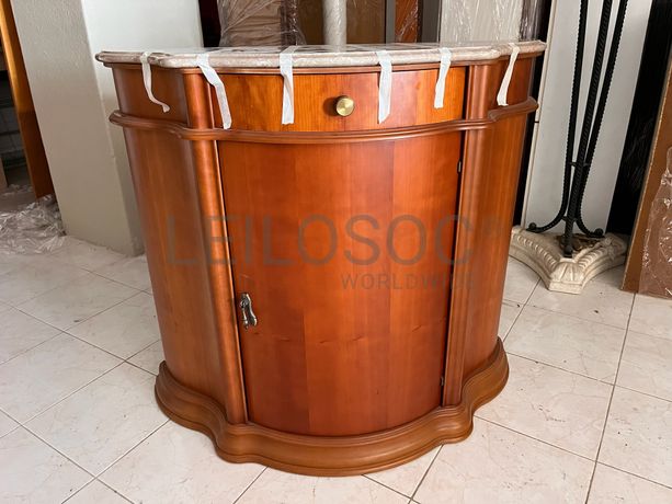 Lotes 106 a 140 · Mobiliário · Artigos de Decoração