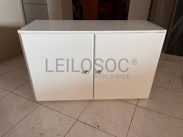 Lotes 141 a 175 · Mobiliário · Artigos de Decoração