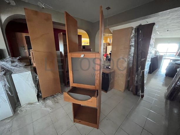 Lotes 141 a 175 · Mobiliário · Artigos de Decoração