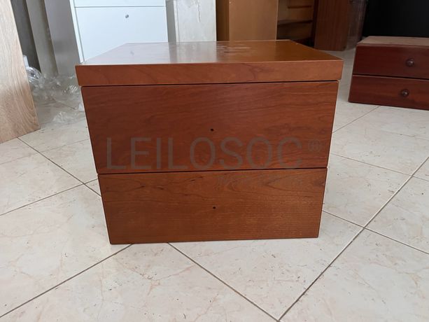 Lotes 141 a 175 · Mobiliário · Artigos de Decoração