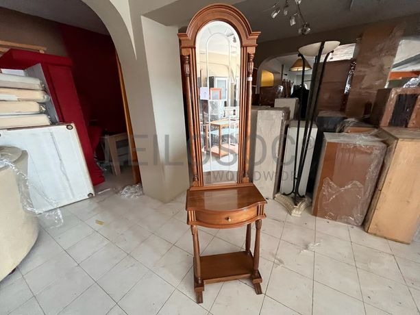 Lotes 141 a 175 · Mobiliário · Artigos de Decoração