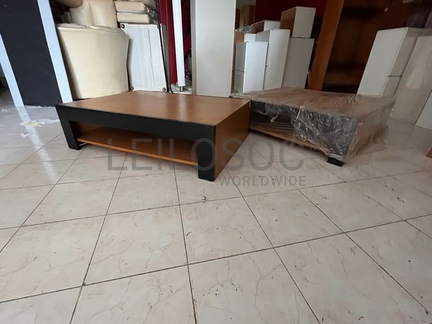 Lotes 141 a 175 · Mobiliário · Artigos de Decoração