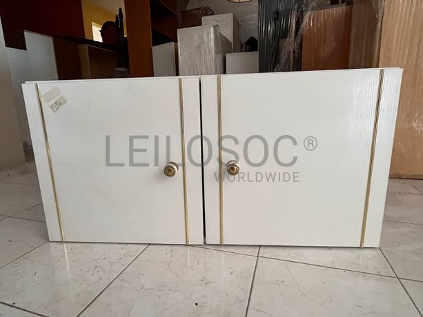 Lotes 141 a 175 · Mobiliário · Artigos de Decoração