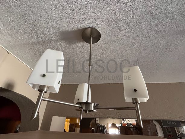 Lotes 141 a 175 · Mobiliário · Artigos de Decoração