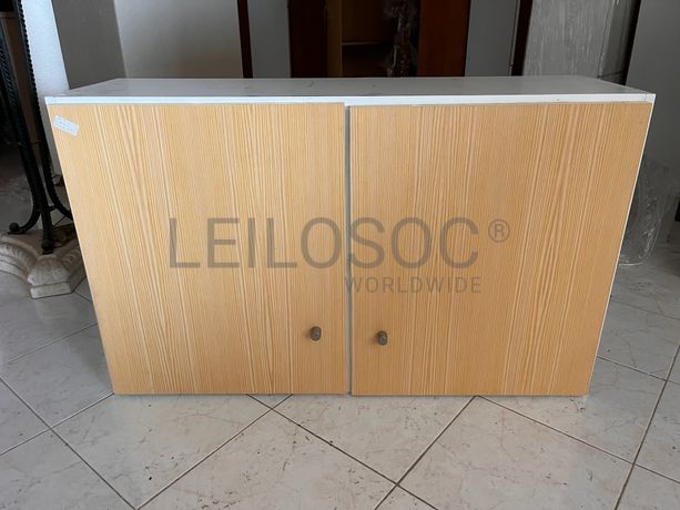 Lotes 141 a 175 · Mobiliário · Artigos de Decoração