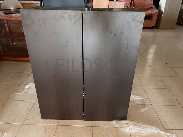 Lotes 211 a 245 · Mobiliário · Artigos de Decoração