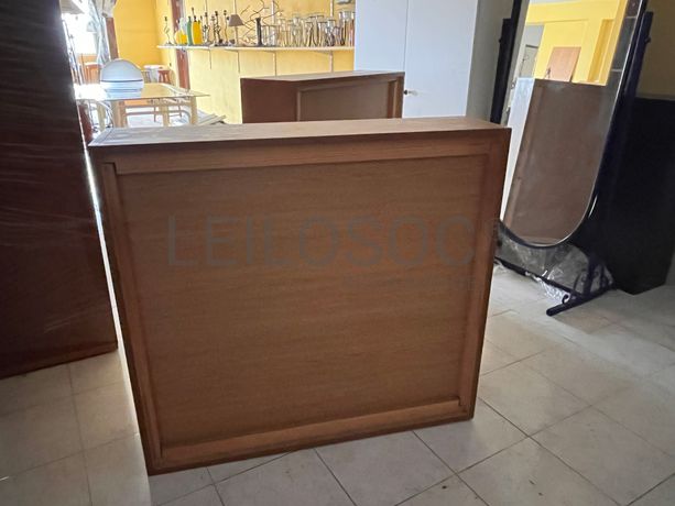 Lotes 211 a 245 · Mobiliário · Artigos de Decoração