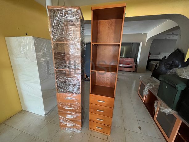 Lotes 211 a 245 · Mobiliário · Artigos de Decoração