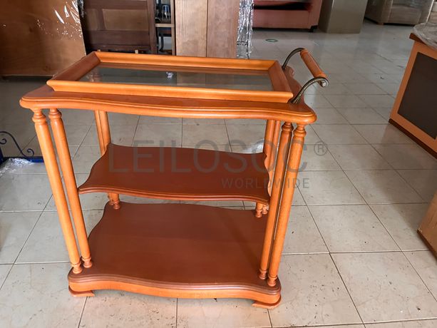 Lotes 211 a 245 · Mobiliário · Artigos de Decoração