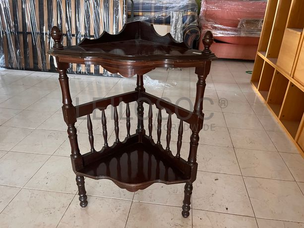 Lotes 211 a 245 · Mobiliário · Artigos de Decoração