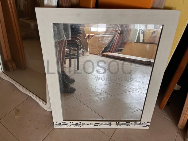 Lotes 211 a 245 · Mobiliário · Artigos de Decoração