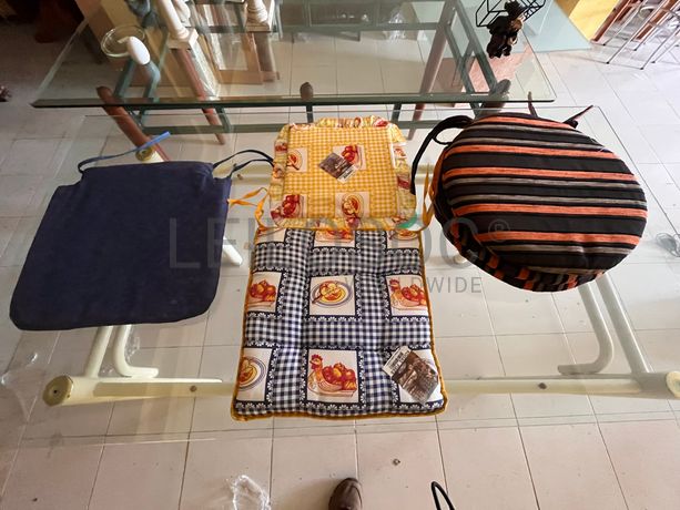 Lotes 211 a 245 · Mobiliário · Artigos de Decoração