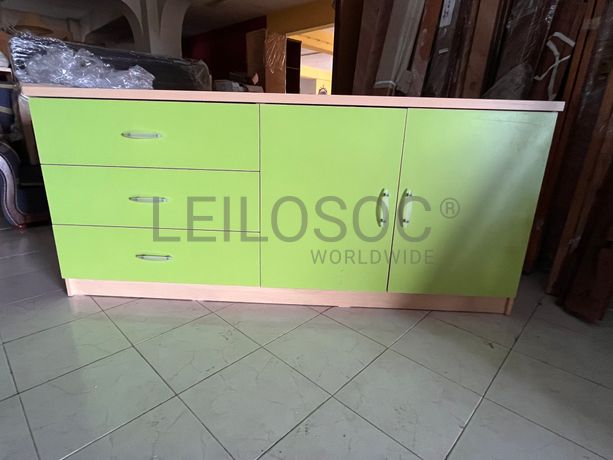 Lotes 246 a 280 · Mobiliário · Artigos de Decoração