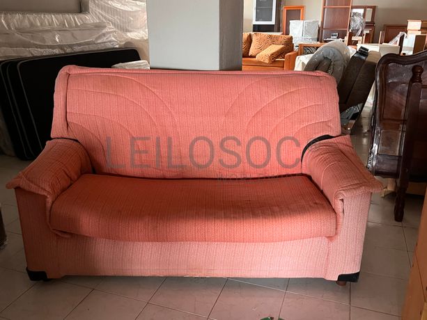 Lotes 246 a 280 · Mobiliário · Artigos de Decoração