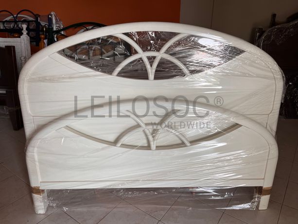 Lotes 281 a 315 · Mobiliário · Artigos de Decoração