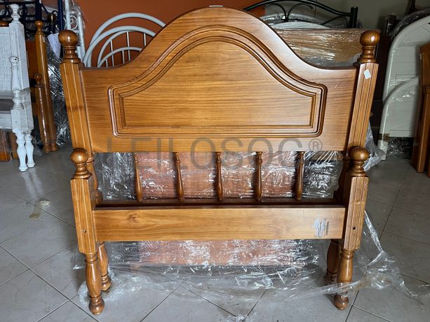 Lotes 281 a 315 · Mobiliário · Artigos de Decoração