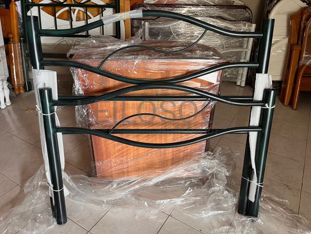 Lotes 281 a 315 · Mobiliário · Artigos de Decoração