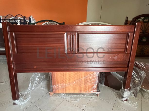 Lotes 281 a 315 · Mobiliário · Artigos de Decoração