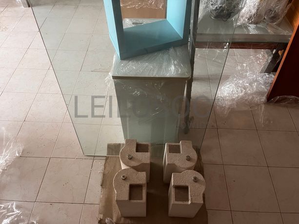 Lotes 316 a 350 · Mobiliário · Artigos de Decoração