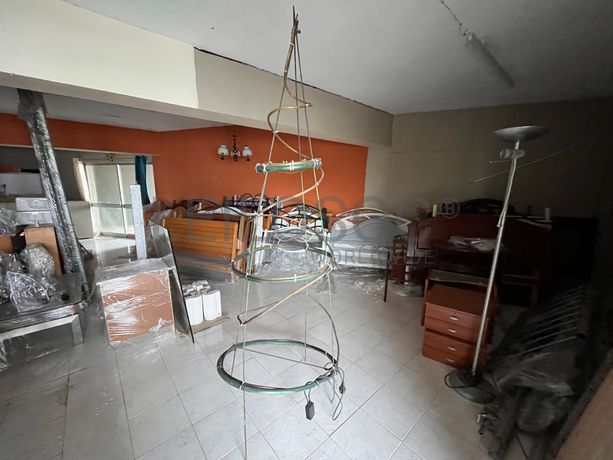 Lotes 316 a 350 · Mobiliário · Artigos de Decoração