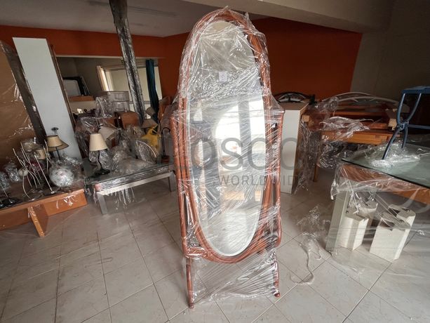 Lotes 316 a 350 · Mobiliário · Artigos de Decoração