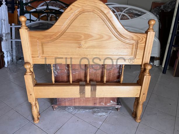 Lotes 316 a 350 · Mobiliário · Artigos de Decoração