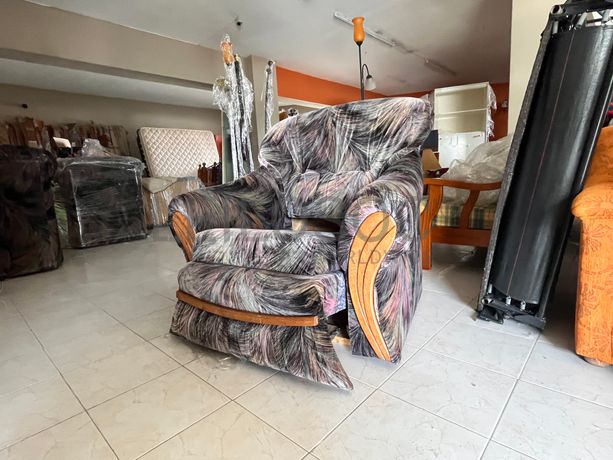 Lotes 386 a 420 · Mobiliário · Artigos de Decoração