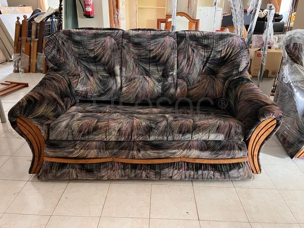 Lotes 386 a 420 · Mobiliário · Artigos de Decoração