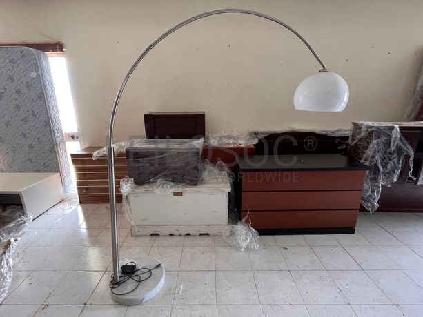 Lotes 386 a 420 · Mobiliário · Artigos de Decoração