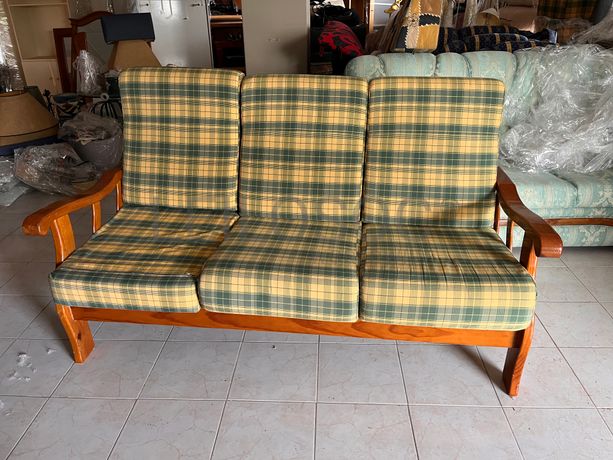 Lotes 386 a 420 · Mobiliário · Artigos de Decoração