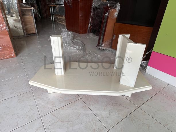 Lotes 386 a 420 · Mobiliário · Artigos de Decoração