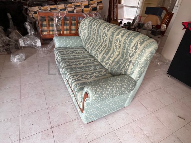 Lotes 386 a 420 · Mobiliário · Artigos de Decoração