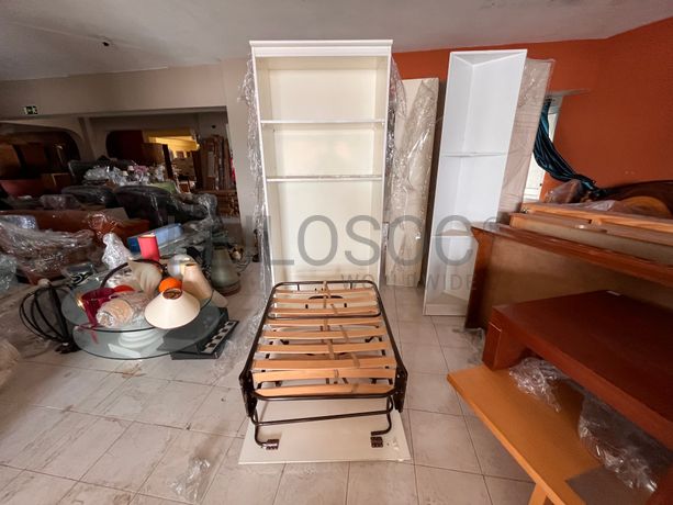 Lotes 386 a 420 · Mobiliário · Artigos de Decoração