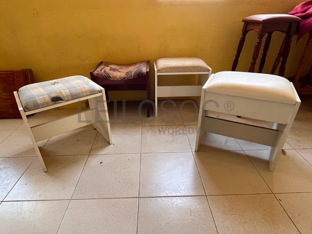 Lotes 456 a 490 · Mobiliário · Artigos de Decoração