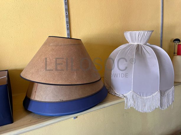 Lotes 456 a 490 · Mobiliário · Artigos de Decoração