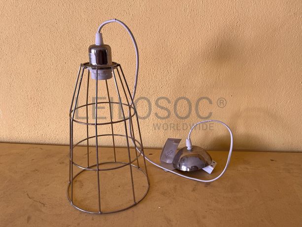 Lotes 526 a 560 · Mobiliário · Artigos de Decoração