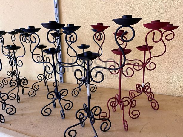 Lotes 526 a 560 · Mobiliário · Artigos de Decoração