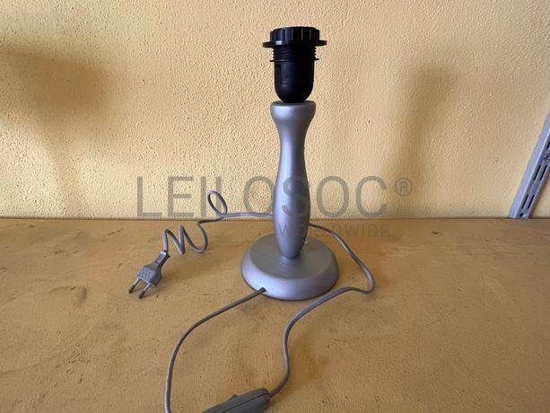 Lotes 526 a 560 · Mobiliário · Artigos de Decoração