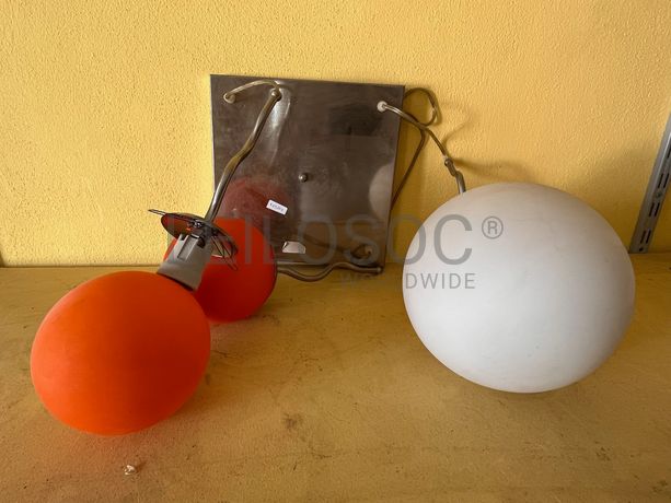 Lotes 526 a 560 · Mobiliário · Artigos de Decoração