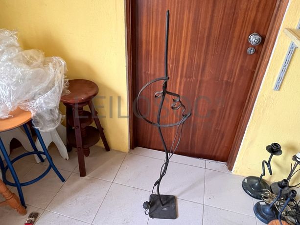 Lotes 526 a 560 · Mobiliário · Artigos de Decoração