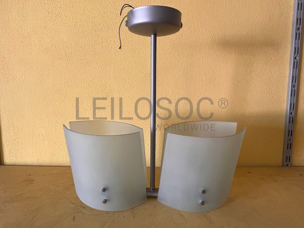 Lotes 526 a 560 · Mobiliário · Artigos de Decoração