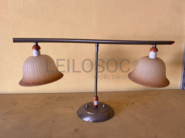 Lotes 526 a 560 · Mobiliário · Artigos de Decoração