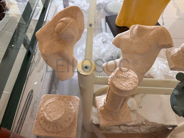 Lotes 631 a 665 · Mobiliário · Artigos de Decoração