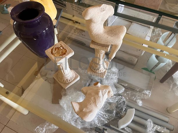 Lotes 631 a 665 · Mobiliário · Artigos de Decoração