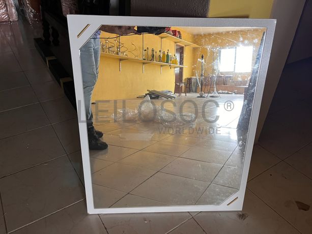 Lotes 666 a 681 · Mobiliário · Artigos de Decoração