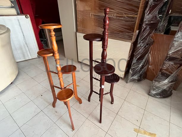 Lotes 666 a 681 · Mobiliário · Artigos de Decoração