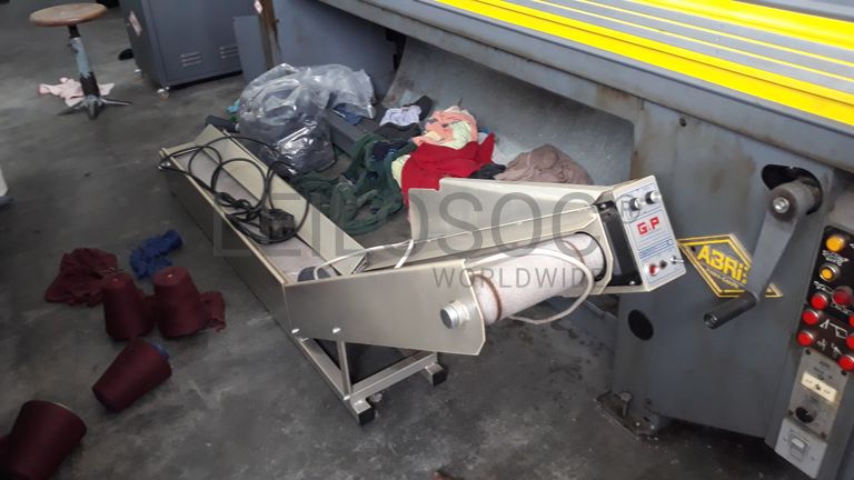 Máquina de confeção de malha