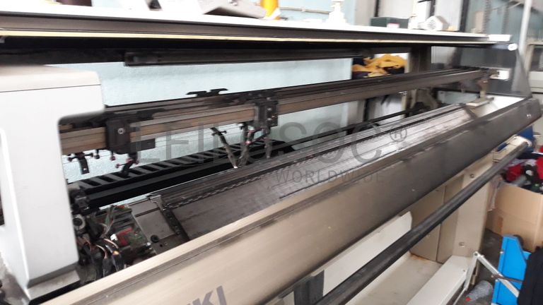 Máquina de confeção de malha