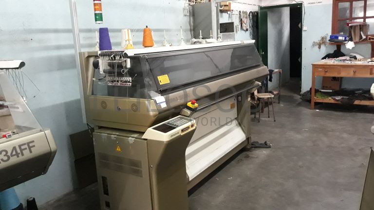 Máquina de confeção de malha